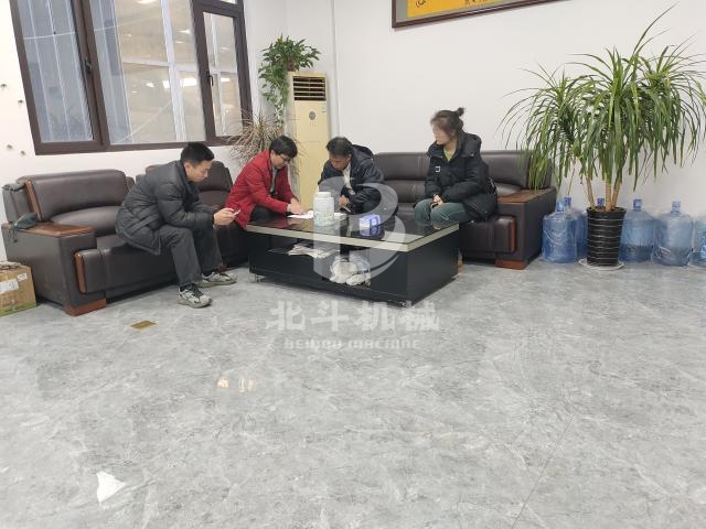 國際客戶親臨我司,探討先進(jìn)木材烘干機